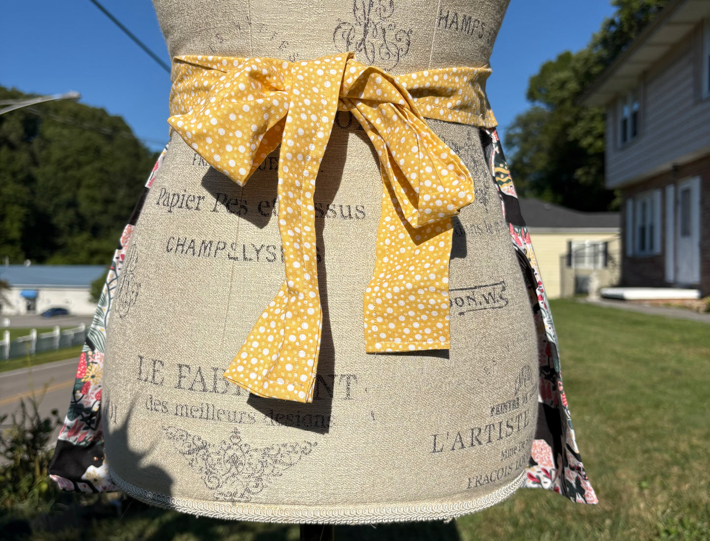 Black Cat w/ Yellow Accents Whole Apron