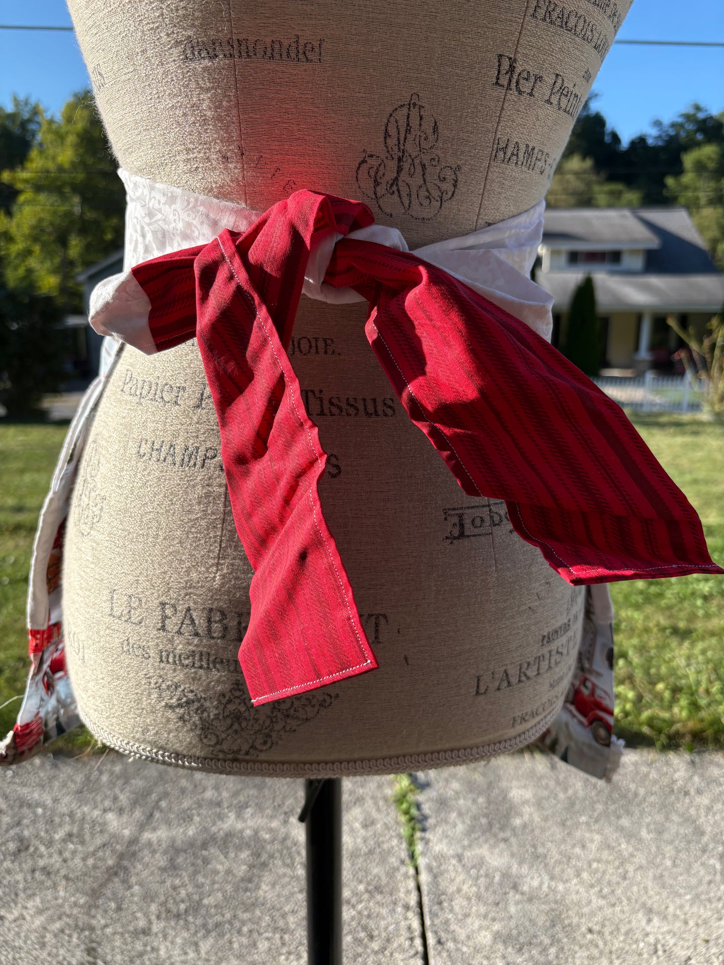Christmas Farm Half Apron
