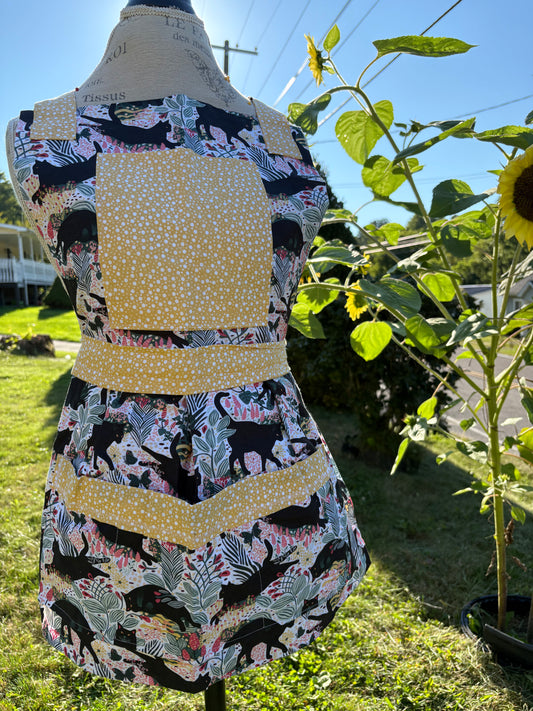 Black Cat w/ Yellow Accents Whole Apron